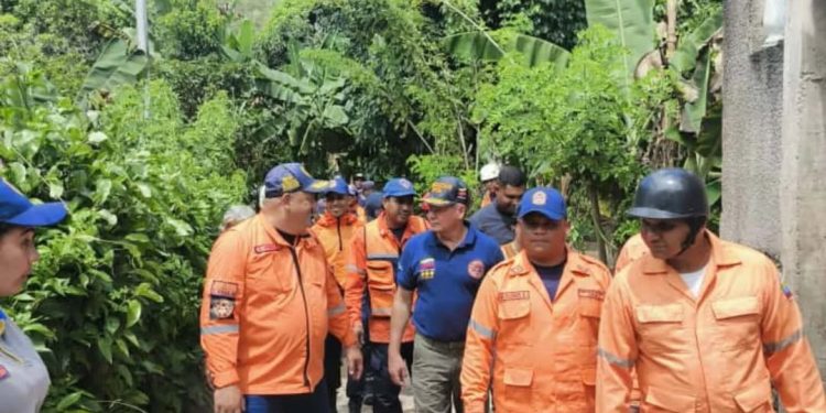 Viceministro Oti inspeccionó comunidades afectadas por las lluvias en el estado Sucre