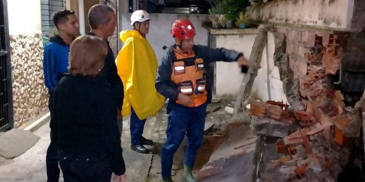 Protección Civil realizó una inspección de una edificación en el estado Trujillo