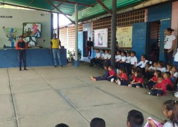 Protección Civil realizó capacitación en Escuela Bolivariana en el estado Miranda