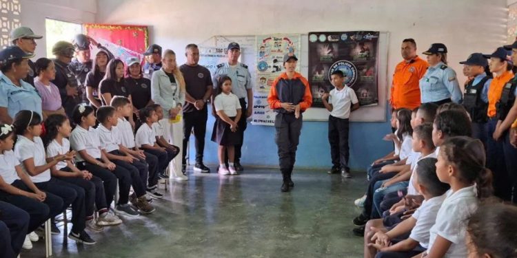 Protección Civil realizó jornada formativa en la Unidad Educativa José Nicolás Silva en el estado Lara