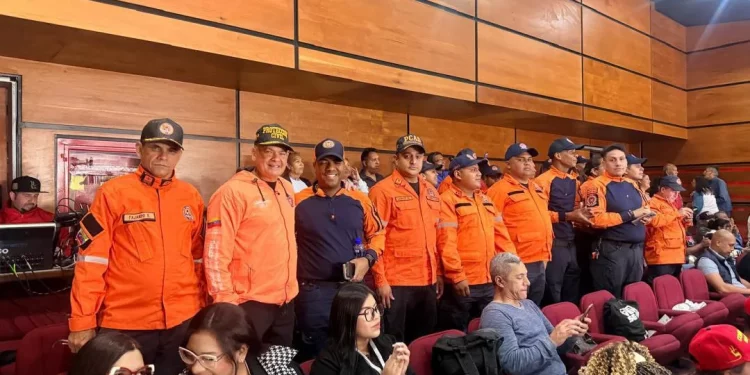 Viceministro Oti junto a la Fuerza Naranja asistió al programa Con el Mazo Dando N°533