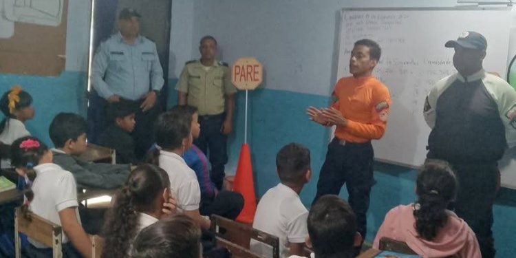 SNGR realizó conversatorio formativo en el estado Sucre