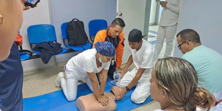 Protección Civil realizó un taller sobre RCP en el estado Nueva Esparta