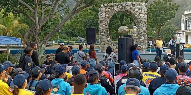 Protección Civil participó en el acto conmemorativo a los 26 años de la Tragedia de Vargas