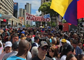 Venezolanos exigen en la calle liberación del Presidente Maduro y la Primera Combatiente: ¡Los queremos de vuelta!