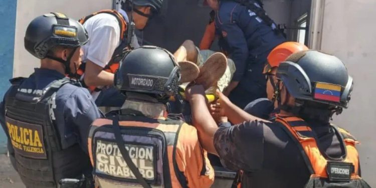 Protección Civil controló incendio en una vivienda en el estado Carabobo