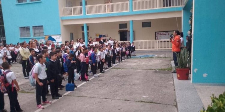 Protección Civil Valera acompaña a los estudiantes y docentes del estado Trujillo