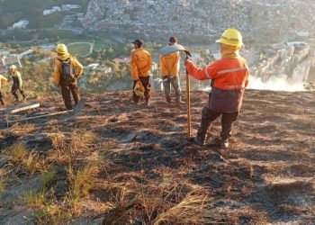 PC controló incendio vegetal de gran magnitud en el Waraira Repano
