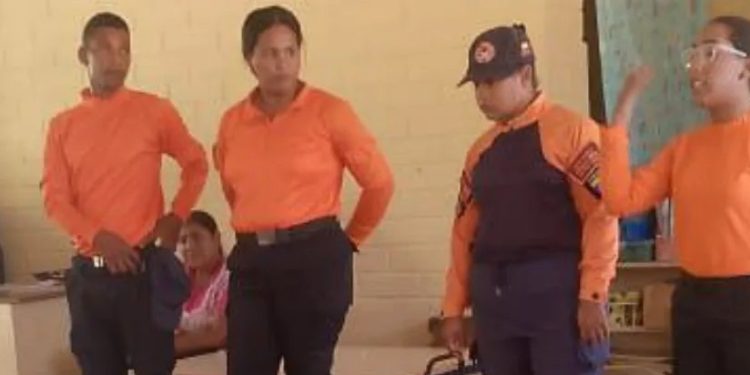 Protección Civil capacita a los estudiantes del estado Sucre