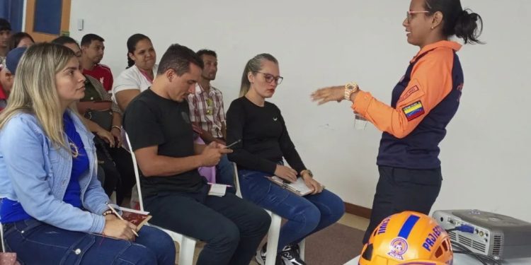 Personal de la Alcaldía Comunal de Valera fue capacitado en materia de Gestión de Riesgo