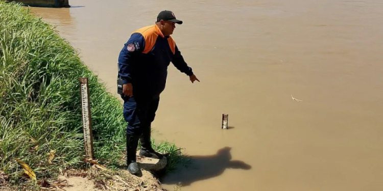 Protección Civil monitorea el nivel del río Arauca en el estado Apure