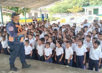 Protección Civil capacitó a la U.E.E Rómulo Gallegos en el estado Bolívar