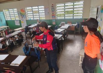 Unidad Educativa Estadal «Aristóbulo Isturiz» recibió capacitación sobre la autoprotección ante eventos sísmicos