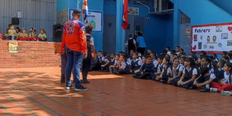 Realizan jornada formativa sobre primeros auxilios en el estado La Guaira