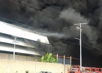SNGR controló incendio en una planta empaquetadora en el estado Carabobo