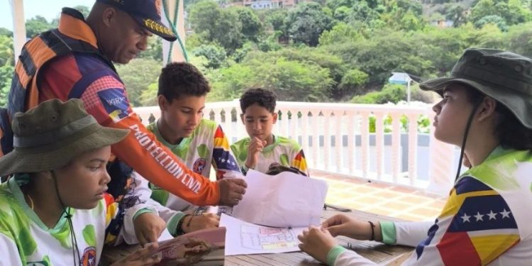 SNGR realizó segunda sesión de formación de la Brigada Juvenil «Yurú Topé en el estado La Guaira