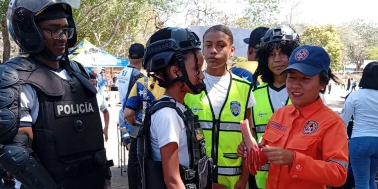 SNGR realizó jornada preventiva Mi liceo ¡Mi Zona Segura! en el estado Bolívar