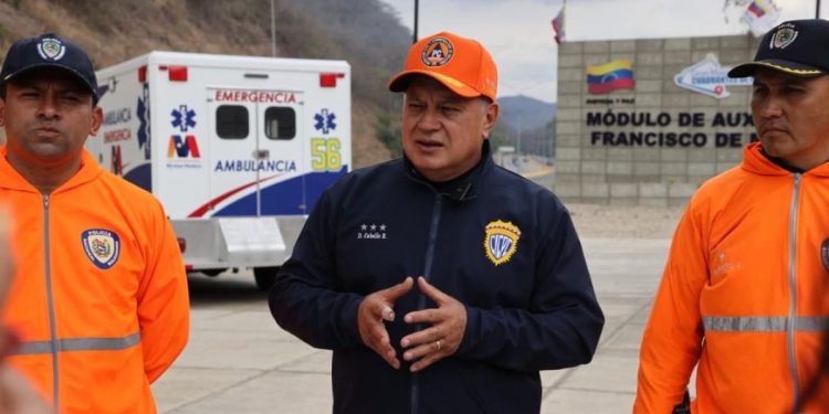 Ministro Cabello inspeccionó puntos de control de la Autopista Regional del Centro