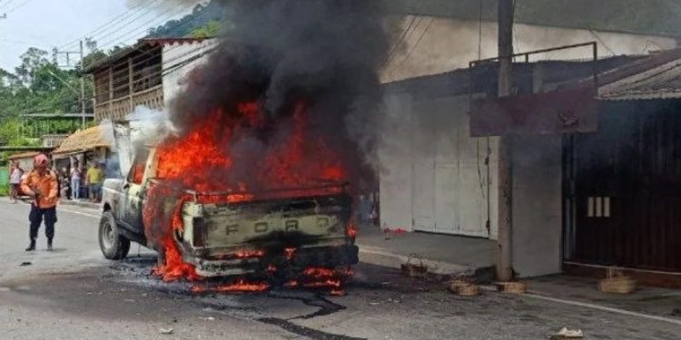 SNGR controló incendio de una camioneta particular en el estado Trujillo