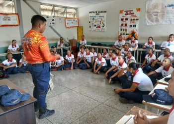 Protección Civil dictó taller sobre manejo de cuerdas y anclajes en el estado Portuguesa