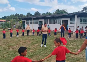 Protección Civil asistió a estudiantes para dictar taller educativo en materia Sísmica en el estado Sucre