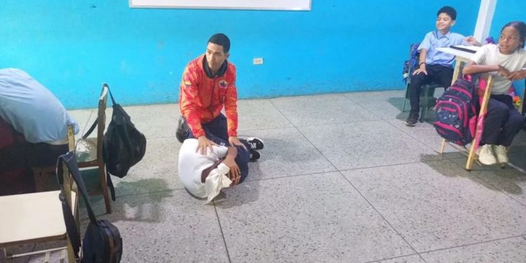 Protección Civil desarrolla jornada integrales preventivas en centros educativos del estado Bolívar