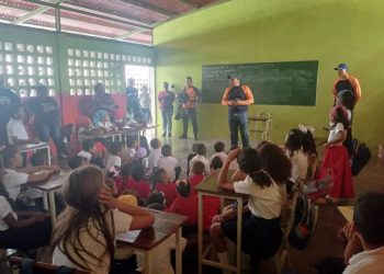 PC realizó conversatorio sobre medidas de autoprotección en caso de inundaciones en el estado Sucre