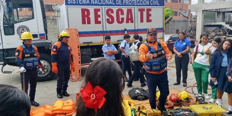 División de Educación de Protección Civil realiza jornada formativa en escuela del estado Lara