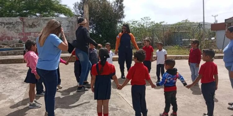 Protección Civil realizó simulacro sísmico en Centro Educativo Inicial en el estado Sucre