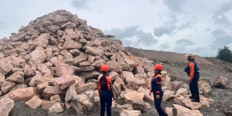 Protección Civil realiza monitoreo en puente Yacural en el estado Lara