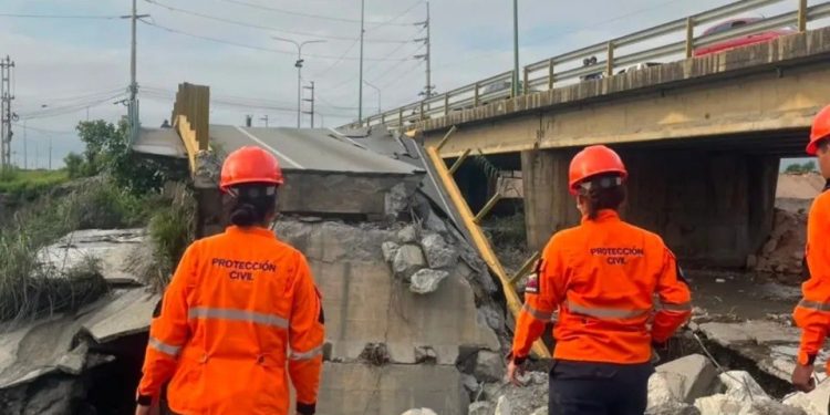 Protección Civil monitorea labores de mantenimiento del puente Yacural en el estado Lara