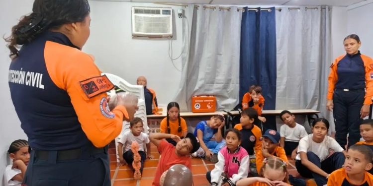 PC Falcón realiza jornada de formación a Brigada Infantil