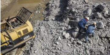 Más de 600 mil toneladas de escombros han sido recolectadas tras sismos en La Guaira