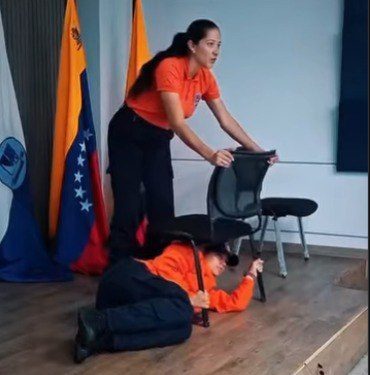 Protección Civil Táchira dicta charla de autoprotección en la Clínica Urológico 2000