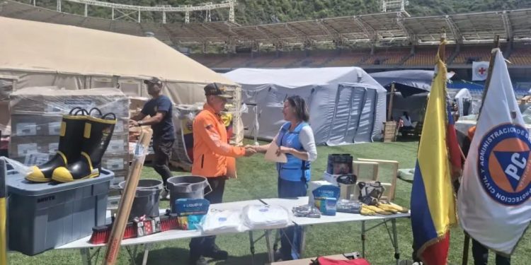Viceministro Oti Paituvi recibe dotación de insumos por parte de la OCHA para fortalecer al SNGR