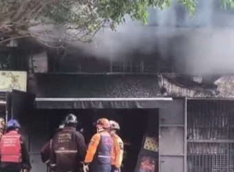 Protección civil atendió incendio suscitado en Caracas