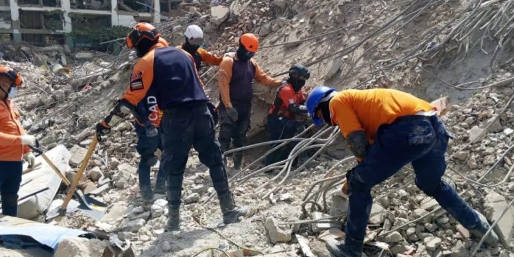 Protección Civil Sucre se mantiene desplegado en el estado La Guaira
