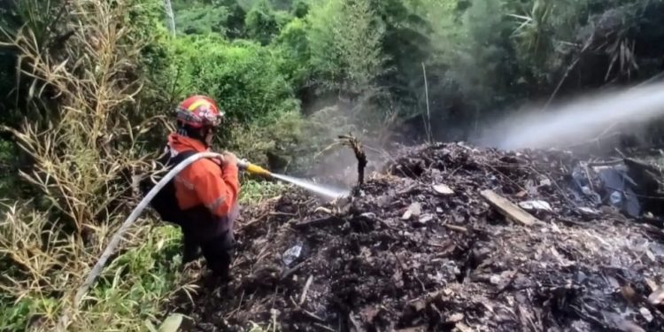 Protección Civil Baruta controla con éxito incendio en el estado Miranda
