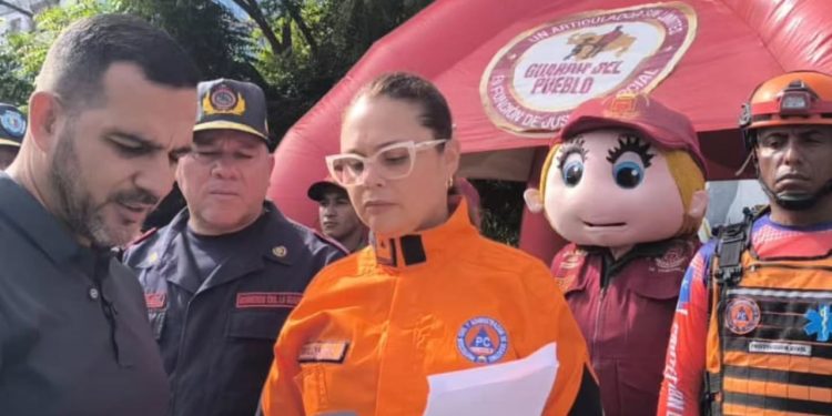 Protección Civil se despliega en los planteles educativos del estado La Guaira tras el inicio de clases