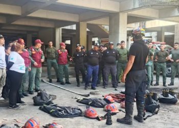 Protección Civil del Gobierno de Caracas realiza práctica integral de Combate de Incendios