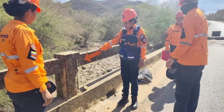 Protección Civil realiza inspección en el Puente La Culebra del estado Lara