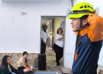 Protección Civil capacita a 12 colegios de Caraballeda en el estado La Guaira