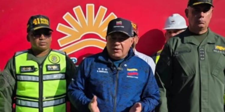 Diosdado Cabello: “La prioridad es remover la cantidad de escombros en el suelo”