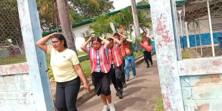 Protección Civil realiza simulacro de desalojo en el estado Bolívar