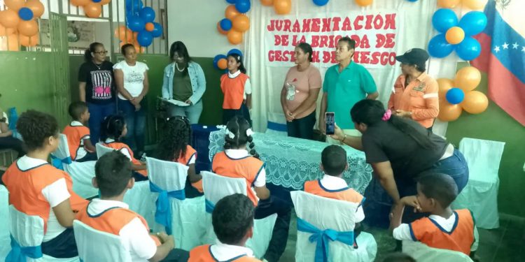 Protección Civil Sucre acompaña juramentación de nueva Brigada Escolar de Gestión de Riesgo